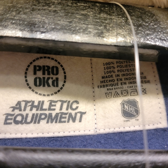 BNWT Montreal Canadiens Micro Fleece Sweater - Picture 3 of 6